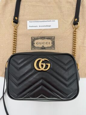 Black Mini GG Marmont Crossbody in Excellent Condition w/Dust Bag & Entrupy COA